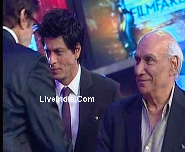 Big B honored by SRK