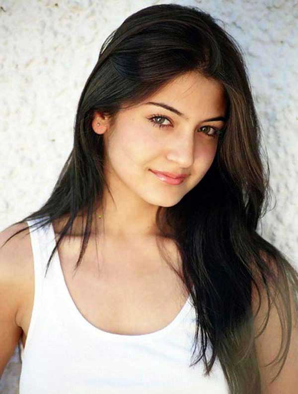 http://www.liveindia.com/anushka_sharma/anushka_sharma_live9.jpg