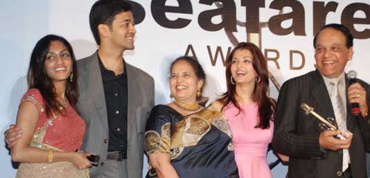 Ash's bhabhi Shrima Rai wins Gladrags Mrs.India 2009