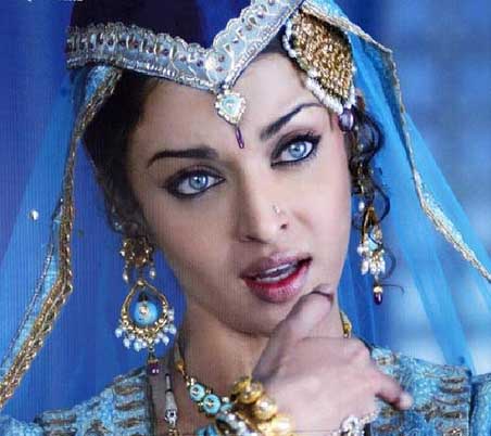 Aishwarya Rai : turns singer for Raavan