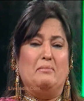 Dolly Bindra Weeping