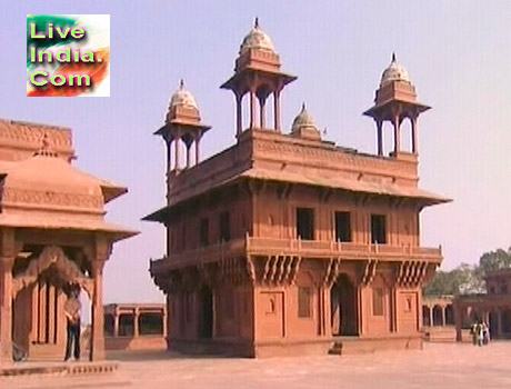 Diwan-I-Khas Fatehpur Sikri