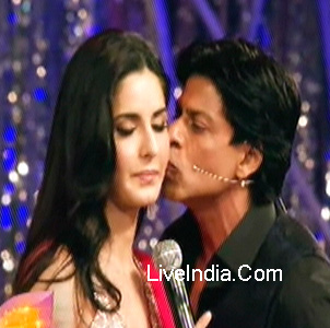SRK kisses Katrina