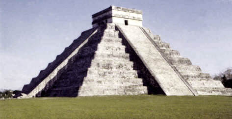 PYRAMID AT CHICHEN ITZA, MEXICO