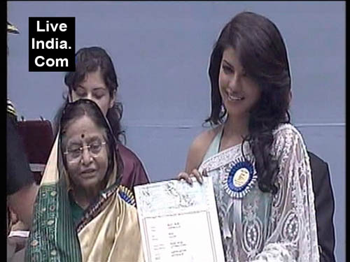 Priyanka Chopra Receives Best Actress award - live