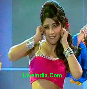 Priyanka's performance Pearls Wave Awards 2011