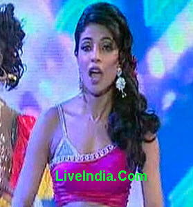 Priyanka's performance Pearls Wave Awards 2011