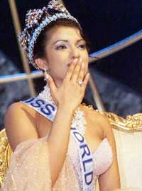 Priyanka chopra in Miss World 2000 Pageant