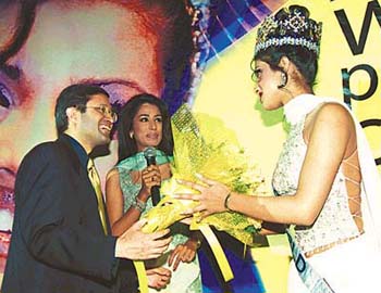 Priyanka chopra in Miss World 2000 Pageant