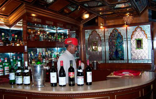 New Palace on Wheels Bar