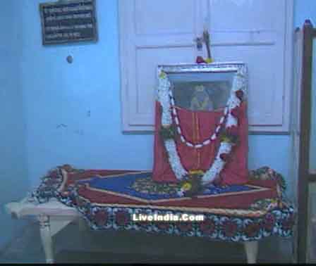 Cot where Baba's last bathing took after his demise
