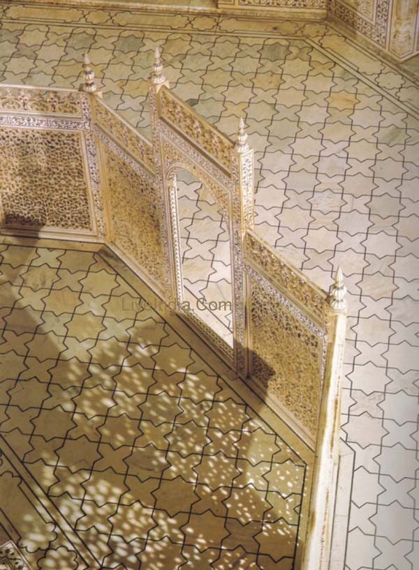Taj Mahal inside