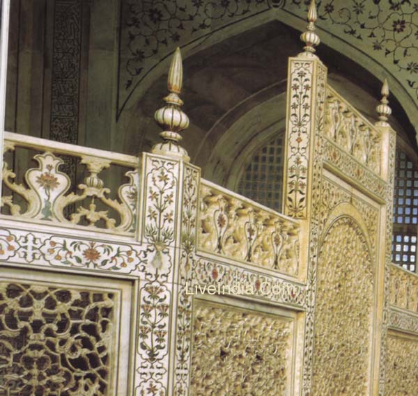 Taj Mahal tomb work